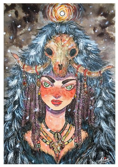 Mujer con piel oscura, cuernos, joyas y un fondo nevado, evocando espiritualidad.